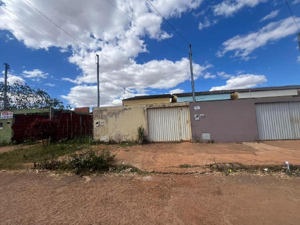 Casa em Planaltina, Setor Aeroporto (mutirao), Rua 1 Quadra 14, N. S/N, Lt 43 Cs 43, GO. Área: 65.27m2