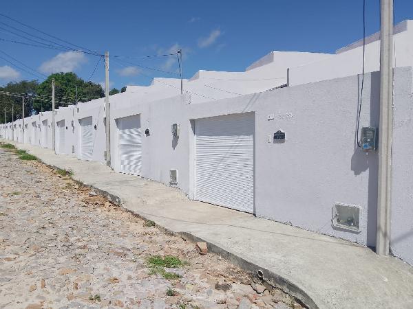 Casa em Horizonte, Vertente, Rua Romenia, N. 81 F, ., CE. Área: 66.15m2