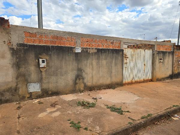 Casa em Santo Antônio do Descoberto, Vila Esperanca, Quadra 10, N. Sn, Lt 19 Rua 15, GO. Área: 69.95m2