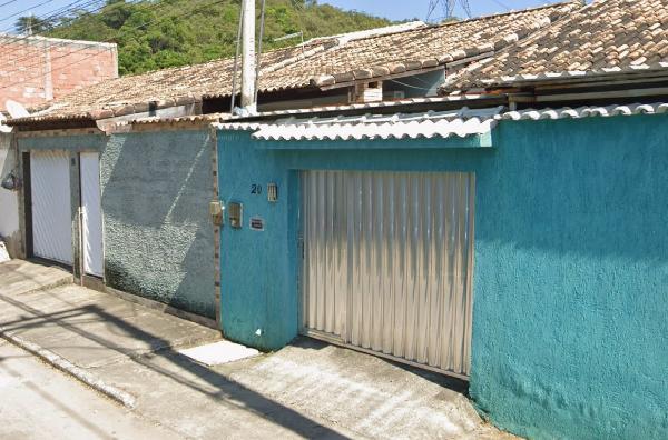 Casa em Belford Roxo, São Vicente, Rua Sargento Delmar Holembach, N. 20, Qd 107 Lt 01, RJ. Área: 45.48m2