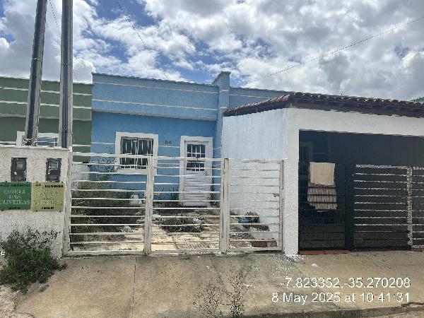 Casa em Carpina, Santo Antonio, Via Local 06, N. 104, Cs 01 Lt 22, PE. Área: 48.25m2
