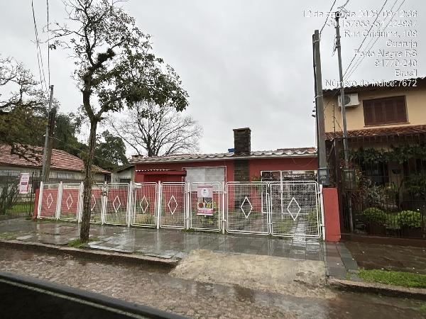Casa em Porto Alegre, Guaruja, Rua Criciuma, N. 108, Lt 11 Qd 2, RS. Área: 140m2