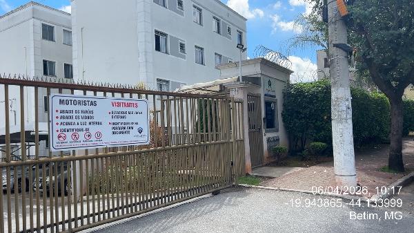 Apartamento em Betim, Riacho De Areia, Avenida Tapajos, N. 2634, Apto 402, Bl 09 Vg 69, MG. Área: 42.46m2