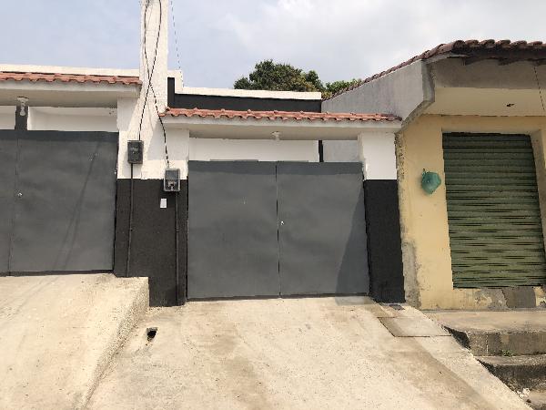 Casa em São Gonçalo, Coelho, Rua Francisco Rafaelli, N. 112, Cs 03, RJ. Área: 36.5m2