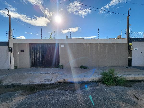 Casa em Mossoró, Santa Julia, Rua Mazda, N. 321, Lt 03 Qd 56, RN. Área: 64.36m2
