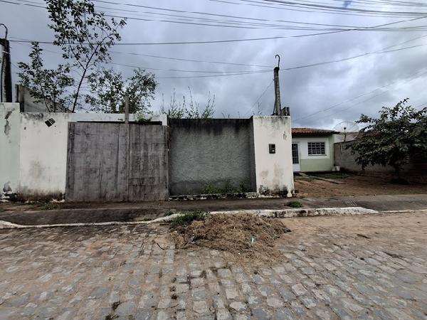 Casa em Belo Jardim, Euno Andrade Da Silva, Rua Fernando Manoel Dos Santos, N. 39,, PE. Área: 46.3m2