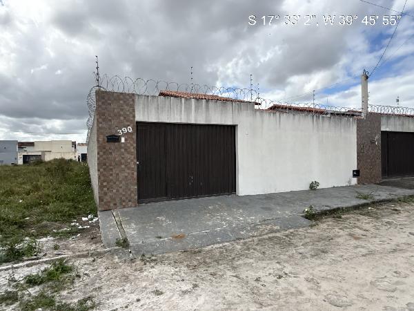 Casa em Teixeira de Freitas, Tancredo Neves, Rua José De Alencar, N. 390, Lt 09 Qd 06, BA. Área: 57m2