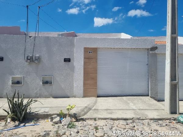 Casa em Horizonte, Olho D'agua, Rua Guaramiranga, N. 285b, Qd 01, CE. Área: 75m2