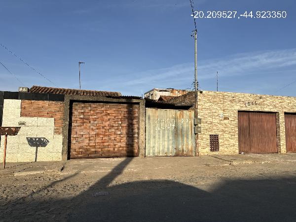 Casa em Divinópolis, Copacabana, Rua Gualter Teixeira Malta, N. 1037, Lt 280 Qd 064 Zn 53, MG. Área: 39m2