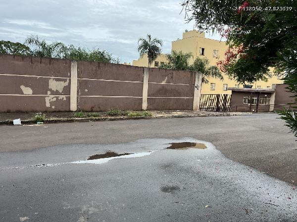 Apartamento em Ribeirão Preto, Jardim Javari, Rua Itajuba, N. 1865, Apto 32, Tr 02 Bl B, SP. Área: 42.96m2