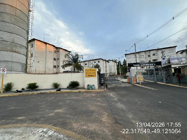 Apartamento em Bauru, Nucleo Habitacional Vereador Edson Franc, Rua Manoel Rodrigues Maduro, N. 4-200, Apto 14, Bl 17, SP. Área: 51.77m2