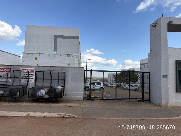 Apartamento em Águas Lindas de Goiás, Parque Da Barragem Setor 12, Quadra 79 Conjunto A, N. 10, Apto 01, Terreo Bl 18 Rua 11-A, GO. Área: 50.54m2
