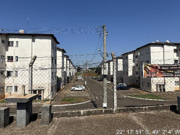 Apartamento em Bauru, Nucleo Habitacional Mary Dota, Rua Pedro Lipe, N. 451, Apto 02, Andar Terreo Bl 27, SP. Área: 51.77m2