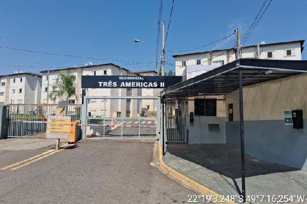 Apartamento em Bauru, Nucleo Habitacional Vereador Edson Franc, Rua Manoel Rodrigues Maduro, N. 4-200, Apto 03, Bl 02, SP. Área: 51.77m2