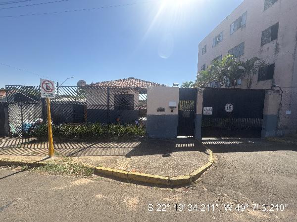 Apartamento em Bauru, Jardim Marilu, Rua Romano Luiz Barbugiani, N. 784, Apto 22, Bl D Andar 2, SP. Área: 47.15m2