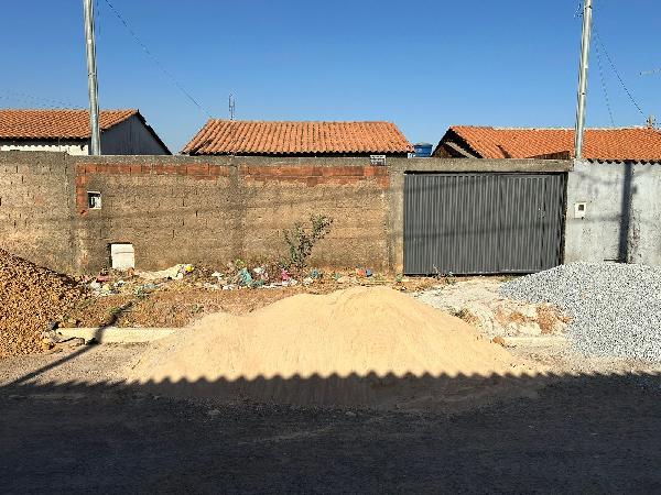 Casa em Cocalzinho de Goiás, Lot Girassol Residen, Rua V, N. Sn, Lt 17, Qd 25, GO. Área: 47.5m2