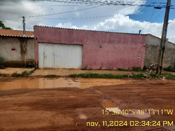 Casa em Padre Bernardo, Ouro Verde, Rua 4, N. 287, Qd 38, Lt 27, GO. Área: 69.7m2