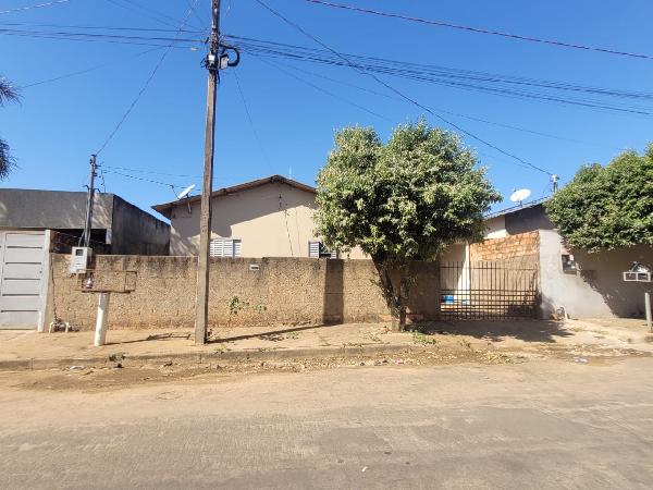 Casa em Primavera do Leste, Centro, Rua 4, N. 32, Lote 18 Quadra 56, MT. Área: 57.88m2
