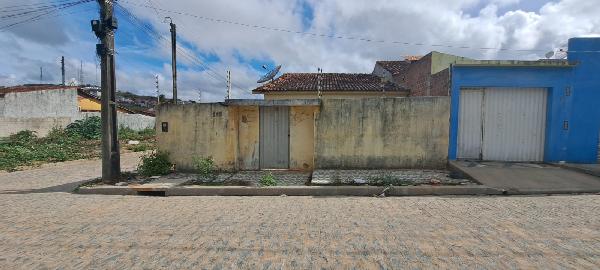 Casa em Arapiraca, Senador Arnon De Melo, Rua Projetada B, N. 333, Lt 01 Qd L, AL. Área: 101.95m2