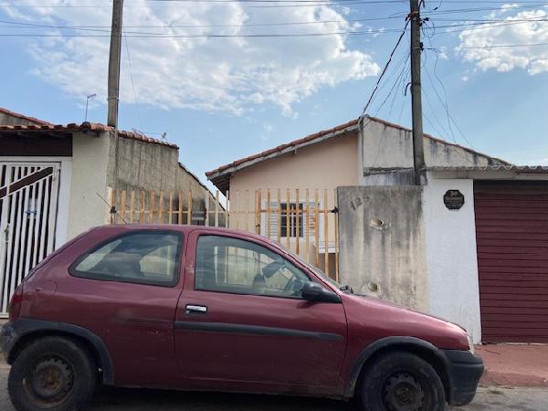 Casa em Jacareí, Jardim Maria Amelia, Rua Alvaro Santanna (Antiga Rua Tres), N. 128, SP. Área: 5m2