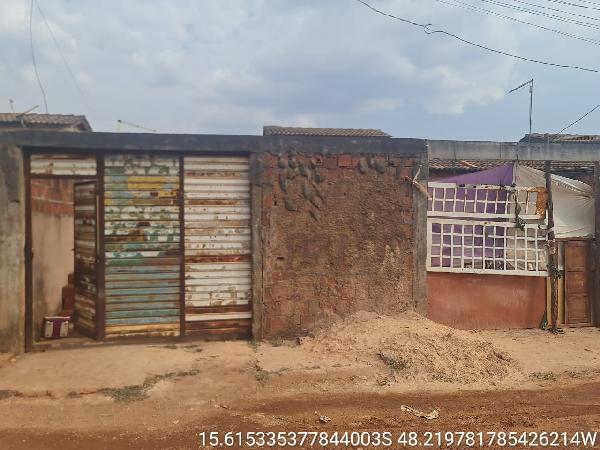 Casa em Padre Bernardo, Ouro Verde, Rua 10, N. 2061, Lt 33, Qd 52, GO. Área: 69.7m2