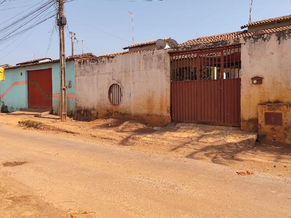 Casa em Padre Bernardo, Ouro Verde, Avenida Goias, N. 1694, Lt 13, Qd 71, GO. Área: 69.83m2