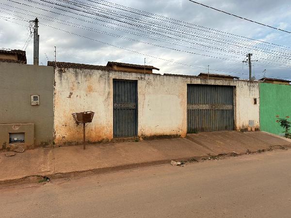 Casa em Padre Bernardo, Ouro Verde, Avenida Goias, N. 1634, Lt 20, Qd 71, GO. Área: 69.83m2