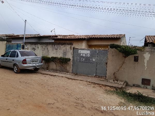 Casa em Luziânia, Vila Isabel, Quadra 22 Lote 11 Rua 23, N. Sn, Casa 08, GO. Área: 55.55m2