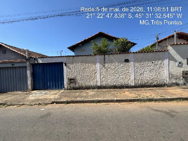Casa em Três Pontas, Alcides Mesquita, Rua Vereador Nelson Pereira Vilela, N. 41, Qd A, MG. Área: 60m2