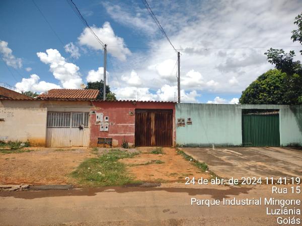 Casa em Luziânia, Parque Industrial Mi, Quadra Quadra 104, N. S/N, Cs 03 Lt C Rua 42, GO. Área: 54.98m2