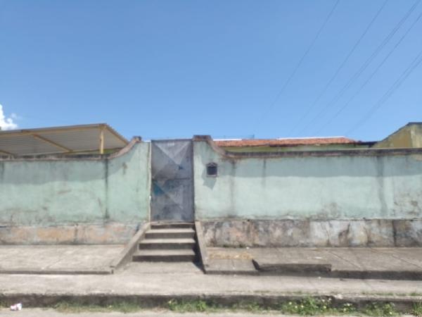 Apartamento em São Gonçalo, Pacheco, Rua Sao Joao Da Madeira, N. 219, Apto 203, 0, RJ. Área: 59m2