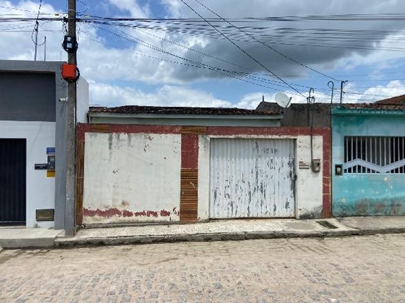 Casa em Olho d'Água das Flores, Centro, Rua Prefeito Arnobio Silva, N. 85, Cs 01, AL. Área: 89.9m2