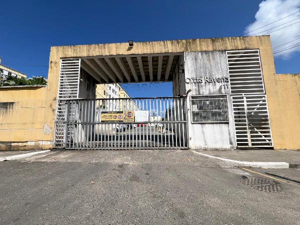 Apartamento em Lauro de Freitas, Caji, Avenida Jose Leite, N. 911, Apto 201, Bl 13 Lot Quintas Do Piquaia, BA. Área: 42.84m2