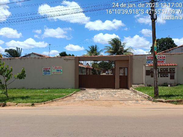 Casa em Luziânia, Mansoes De Recreio Estrela Dalva Iv, Lote 22 Quadra 130, N. 12, 12, Rua 35, GO. Área: 56.37m2