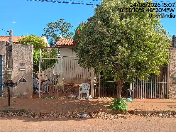 Casa em Uberlândia, Jardim Canaa, Rua Silvio Cesar Lima, N. 110, Qd 14 Lt 11 Lot Jd Vica, MG. Área: 50m2