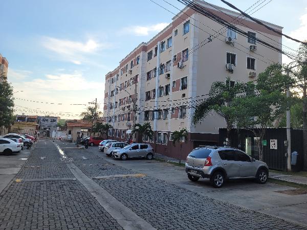 Apartamento em Rio de Janeiro, Campo Grande, Estrada Do Tingui, N. 2466, Apto 302, Bl 02, RJ. Área: 43.96m2