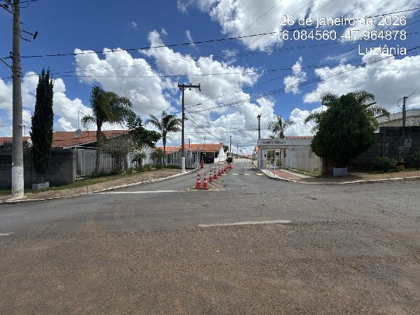 Casa em Valparaíso de Goiás, Residencial Florais Do Planalto, Quadra 01, N. Sn, Cs 19 Lt 01 Cj 02 Avenida Dos Eucalipt, GO. Área: 121.82m2