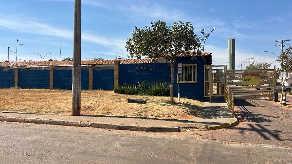 Casa em Cidade Ocidental, Centro, Sq 9, N. Sn, Cs 330, Tipo C, Lt 01, GO. Área: 38.7m2