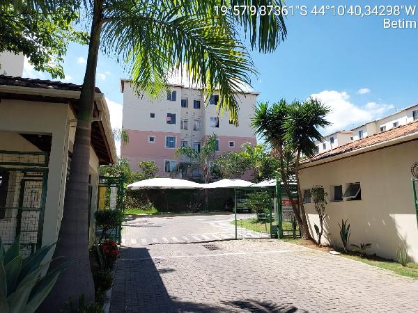 Apartamento em Betim, Parque Das Industrias, Avenida Belo Horizonte, N. 850, Apto 104, Bl 03 Pav 1 Vg 119, MG. Área: 52.59m2