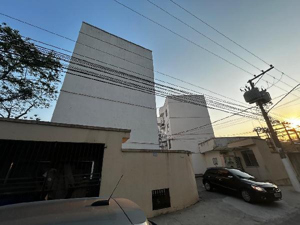 Apartamento em Volta Redonda, Santa Rita Do Zarur, Avenida Nossa Senhora Do Amparo, N. 5051, Apto 202, Bl 07, RJ. Área: 53.56m2
