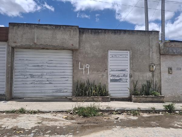 Casa em Caruaru, Alto Do Moura, Rua Jose Francisco De Moura, N. 49, Lote 22 Quadra 26, PE. Área: 48.62m2