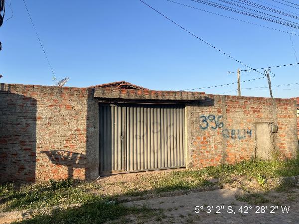 Casa em Altos, Centro, Rua Xiii, N. 396, Lt 14, Qdb, PI. Área: 54m2