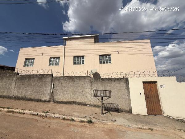 Apartamento em Nova Serrana, Santo Antonio, Rua Dez, N. 30, Apto 201, Lt 01 Qd 22, MG. Área: 50.48m2