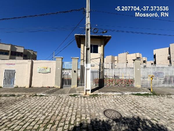 Apartamento em Mossoró, Aeroporto, Avenida Decio Barbosa, N. 270, Apto 305, Bl B, RN. Área: 48.83m2