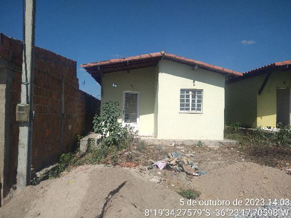 Casa em Belo Jardim, Euno Andrade Da Silva, Rua  Miguel Barros, N. 59, Qd 50 Lt 28, PE. Área: 50m2