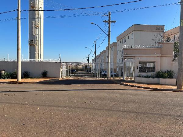 Apartamento em Araraquara, Jardim Dos Oitis, Rua Jose Maria Ferreira Brandao, N. 1071, Apto 23, Bloco 03, SP. Área: 45.72m2