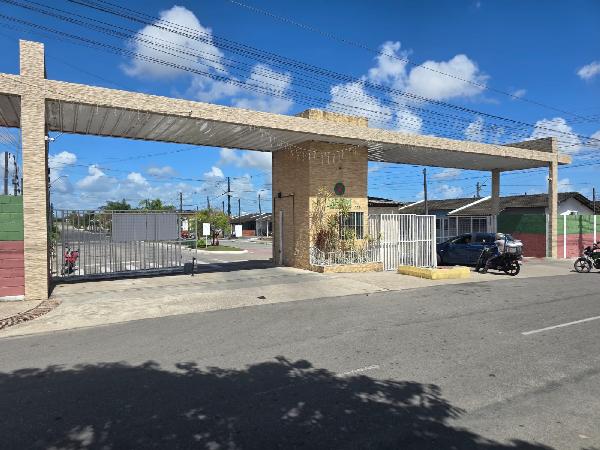 Casa em Maceió, Cidade Universitßria, Avenida D, N. 175, Cs 16 Qd C Tipo 02, AL. Área: 52.63m2