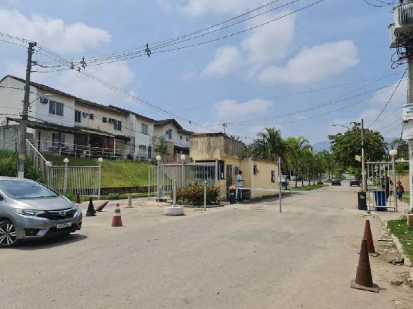 Casa em Nova Iguaçu, Campo Alegre, Rua Doutor Albert Sabin, N. Sn, Cs 60 Tipo C, RJ. Área: 58.4m2