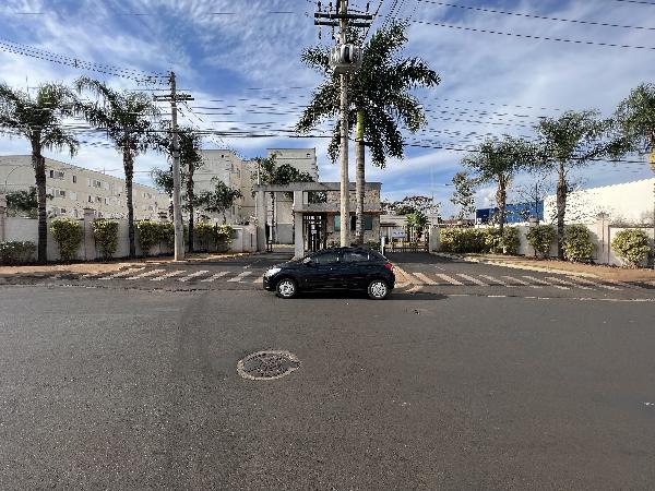 Apartamento em Ribeirão Preto, Conjunto Habitacional Silvio Passalacqua, Rua Luiz Cropanese Junior, N. 100, Apto 304, Bl 08 2 Andar Vaga De Garagem N 61, SP. Área: 41.85m2