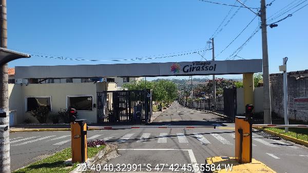 Casa em Piracicaba, Parque Residencial Piracicaba, Rua Ida Irene Ravelli Malosso, N. 40, Cs 02 Bl 01h Vg 01h02, SP. Área: 47.16m2
